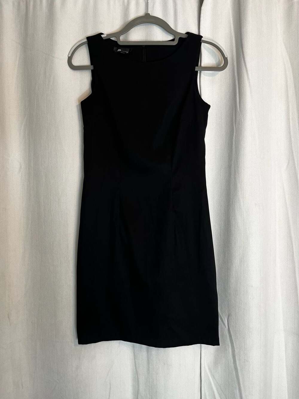 AB Studio Black Sleeveless Sheath Dress Size 2